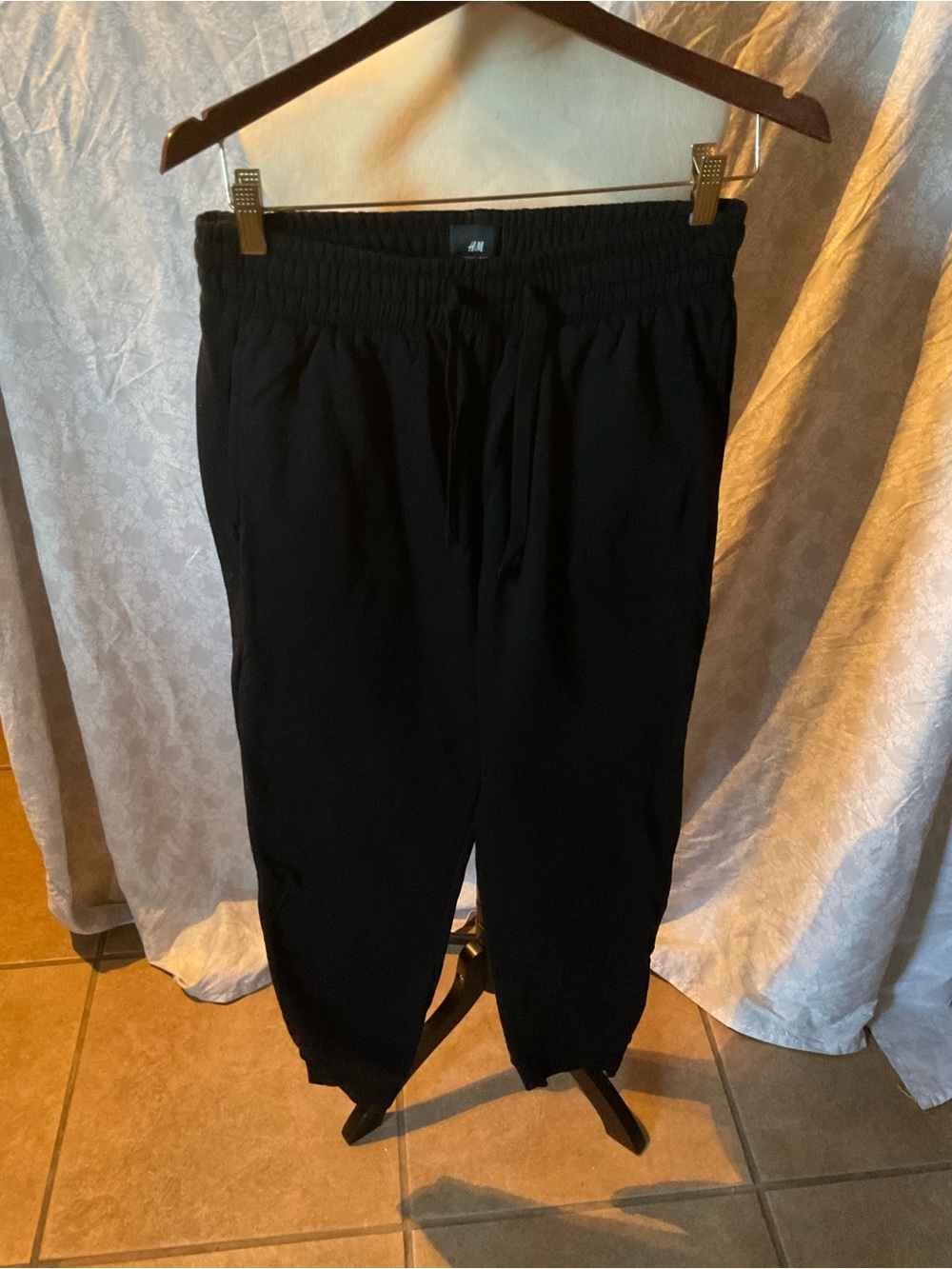 H&M Men’s Black Elastic Waist Joggers